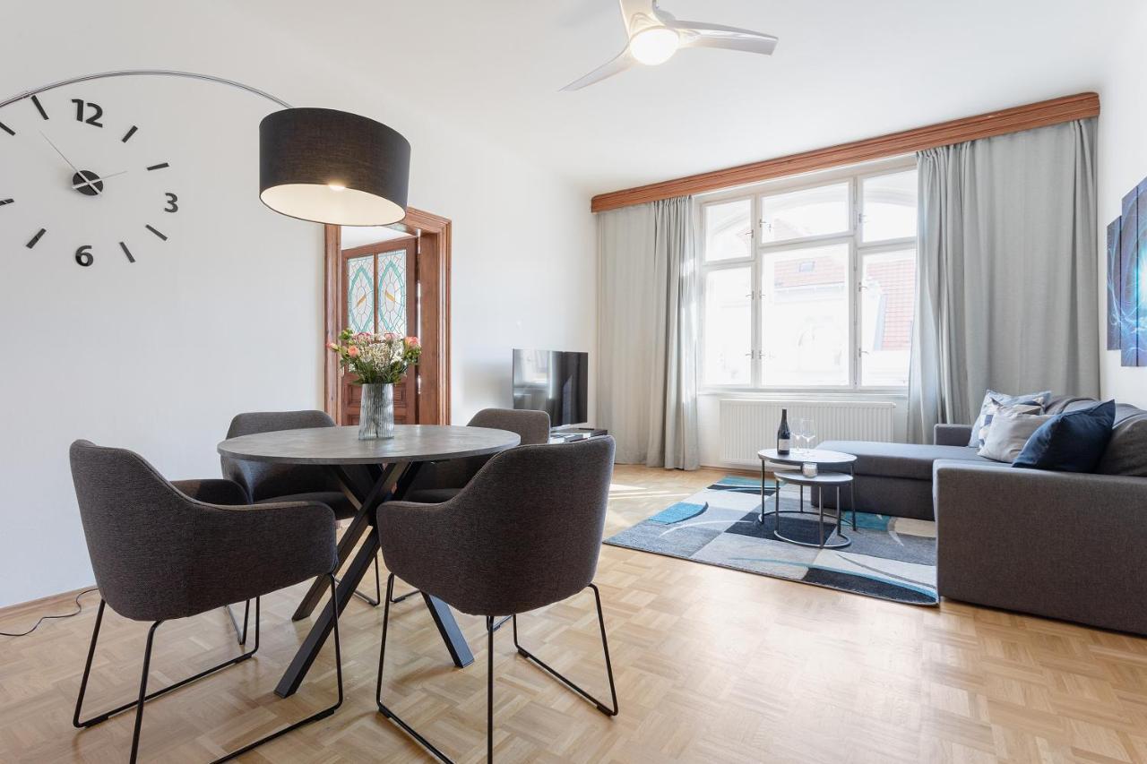 Bright And Spacious Attic Apartment Prag Exterior foto