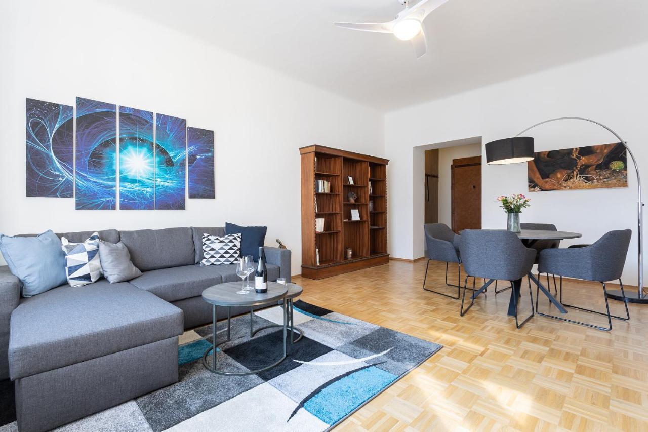 Bright And Spacious Attic Apartment Prag Exterior foto