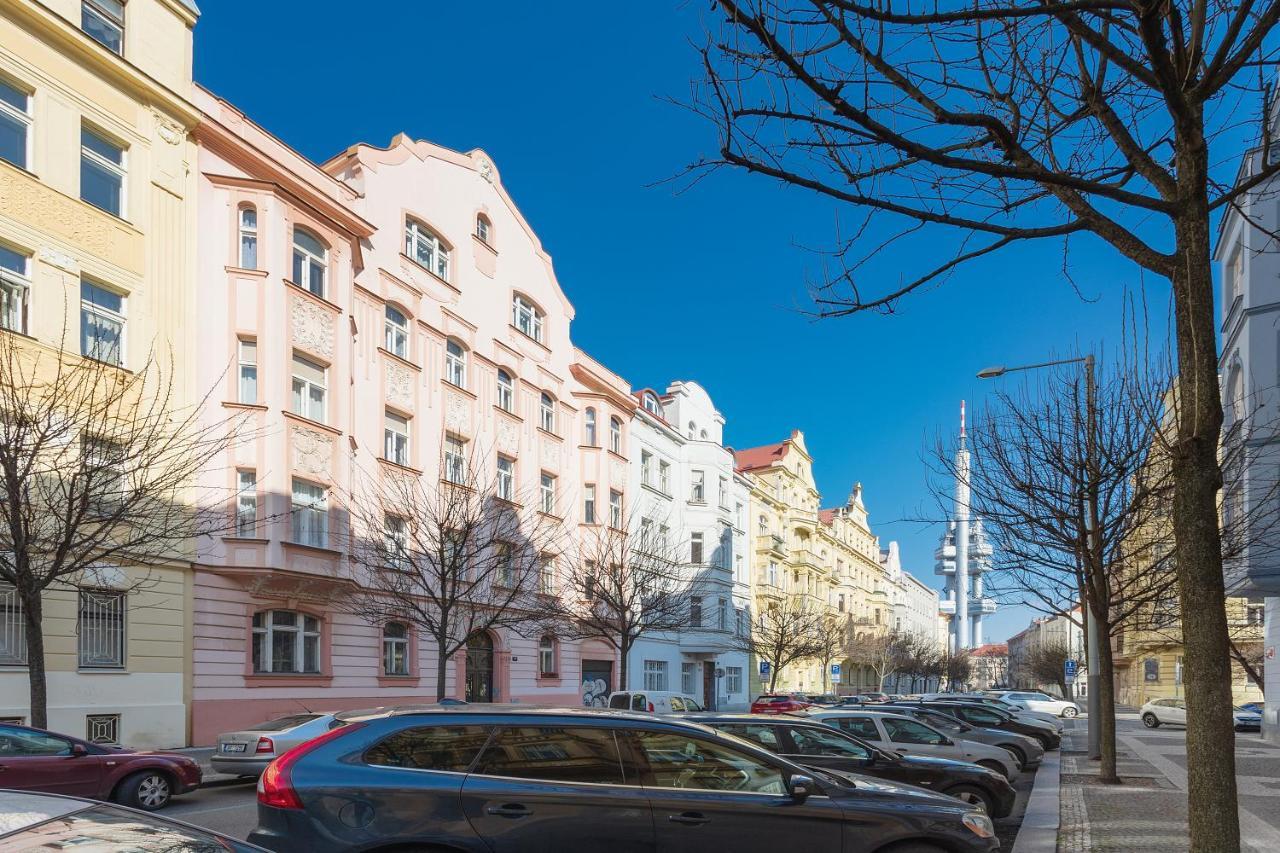 Bright And Spacious Attic Apartment Prag Exterior foto